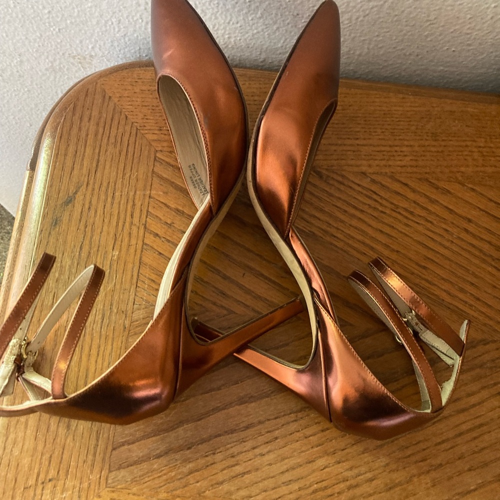 J. CREW Coppertone Metallic Heels With Dual Ankle Straps. Size 8. - Picture 4 of 9